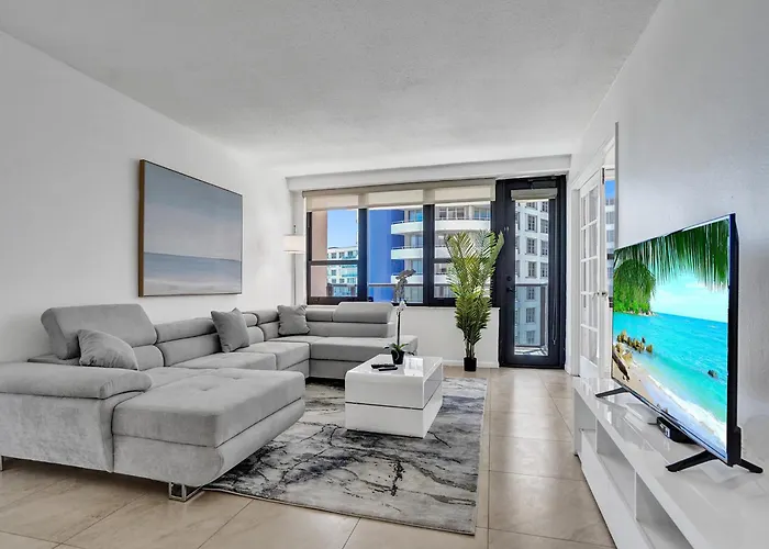 Cozy 2 Bedroom Ocean View Beach Service 707