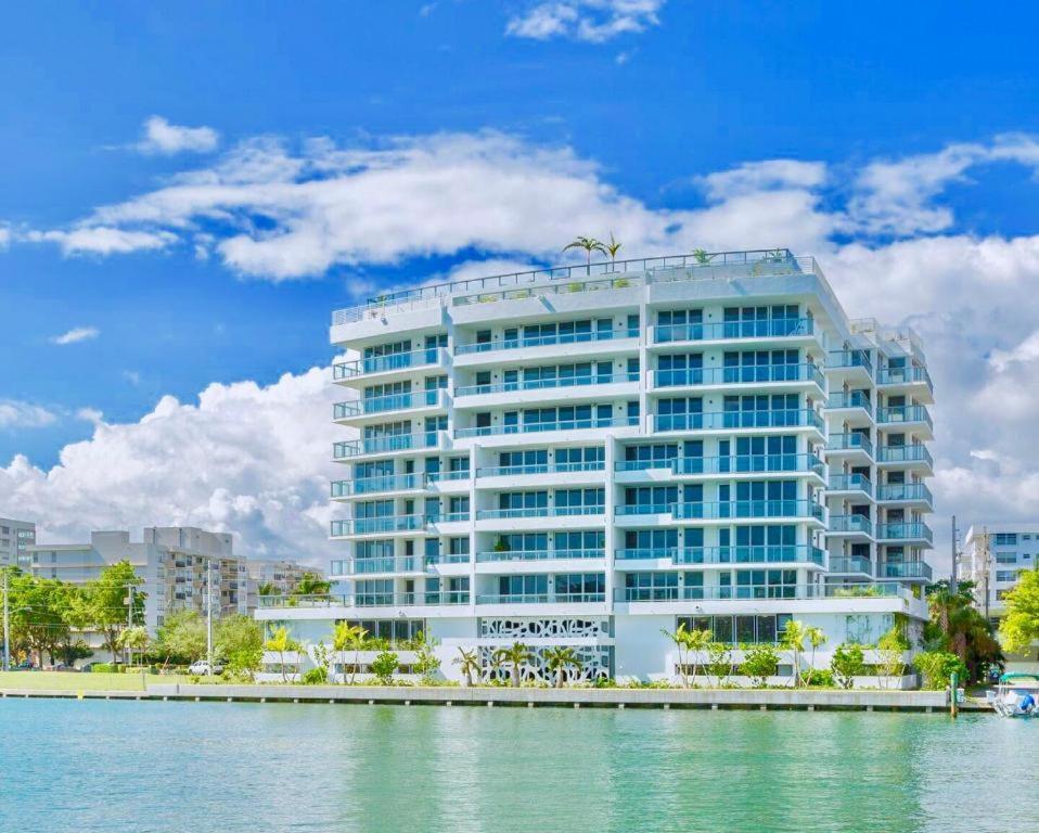Ivory On The Bay