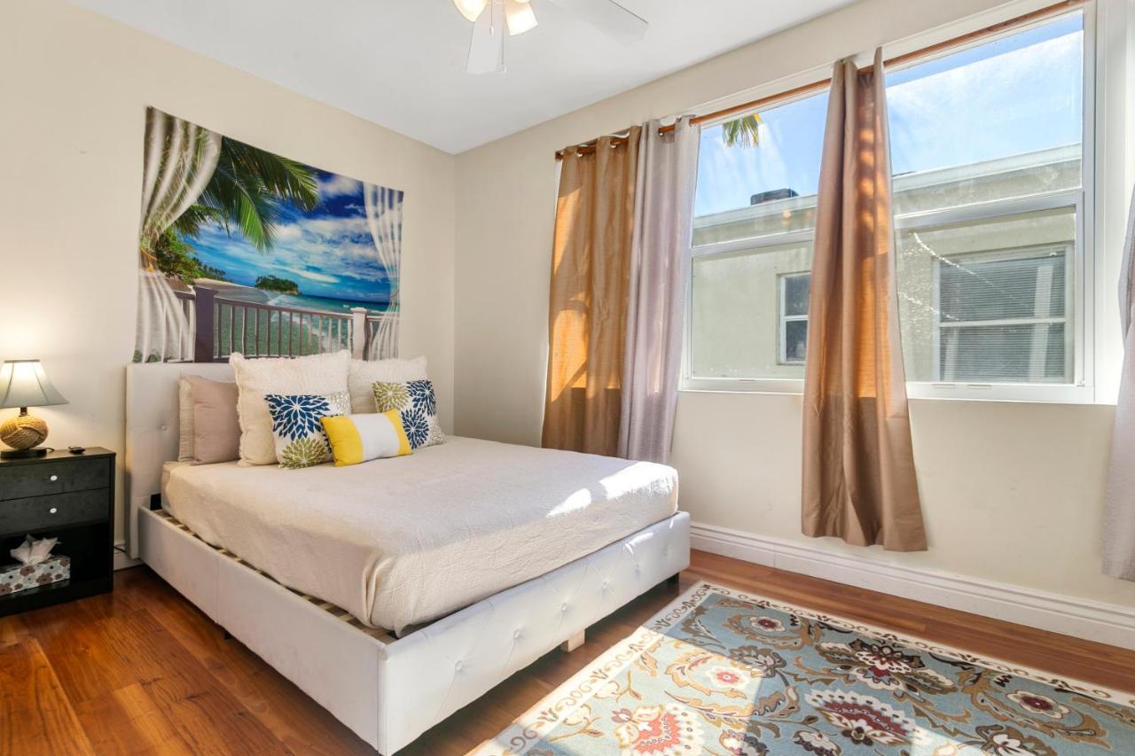 Apartment Two Bedroom Two Bath 2 Block To Beach *