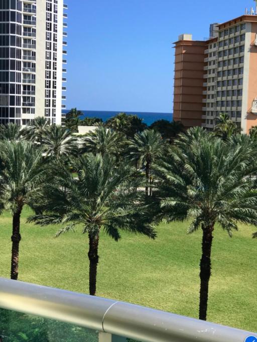 Ocean Reserve Collins Avenue * Miami Beach