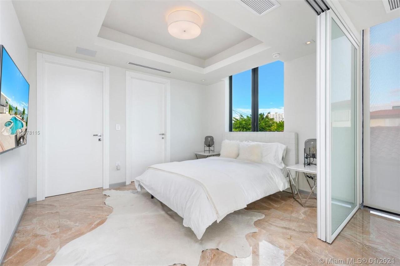 Villa Cristiano Miami Beach