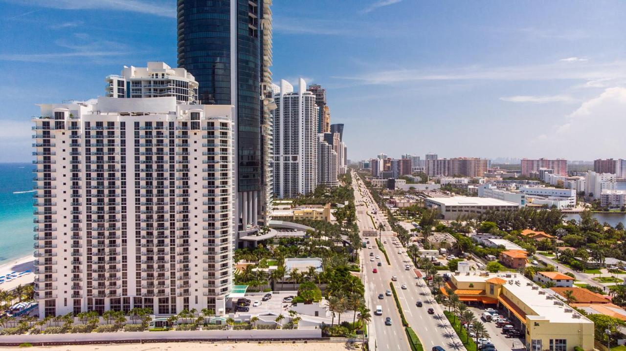 Sunny Isles 1bdr Sea View And Pool Apartment *