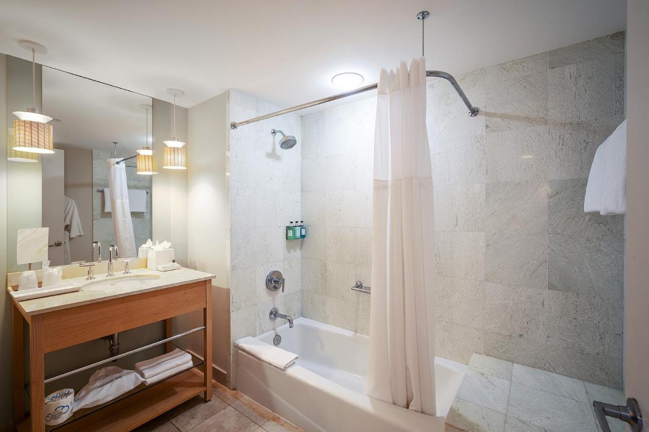 Sunny Isles 1bdr Sea View And Pool * Miami Beach
