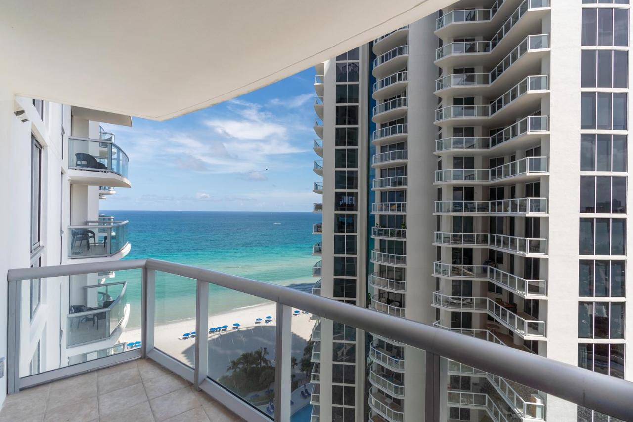 Sunny Isles 1bdr Sea View And Pool Apartment *