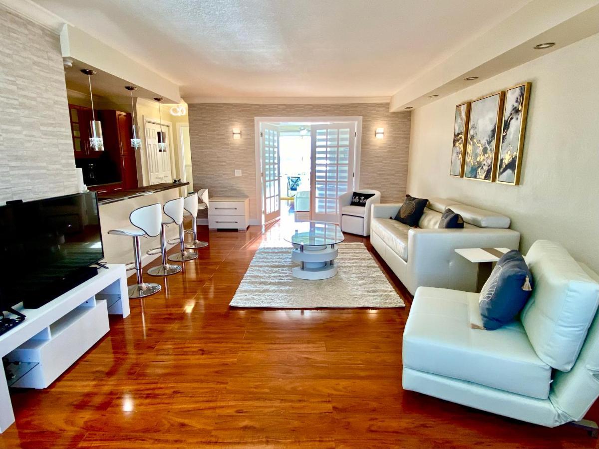 Deluxe Waterfront One Bedroom With Miami Skyline View, Free Parking 5 Mins Drive To Miami Miami Beach