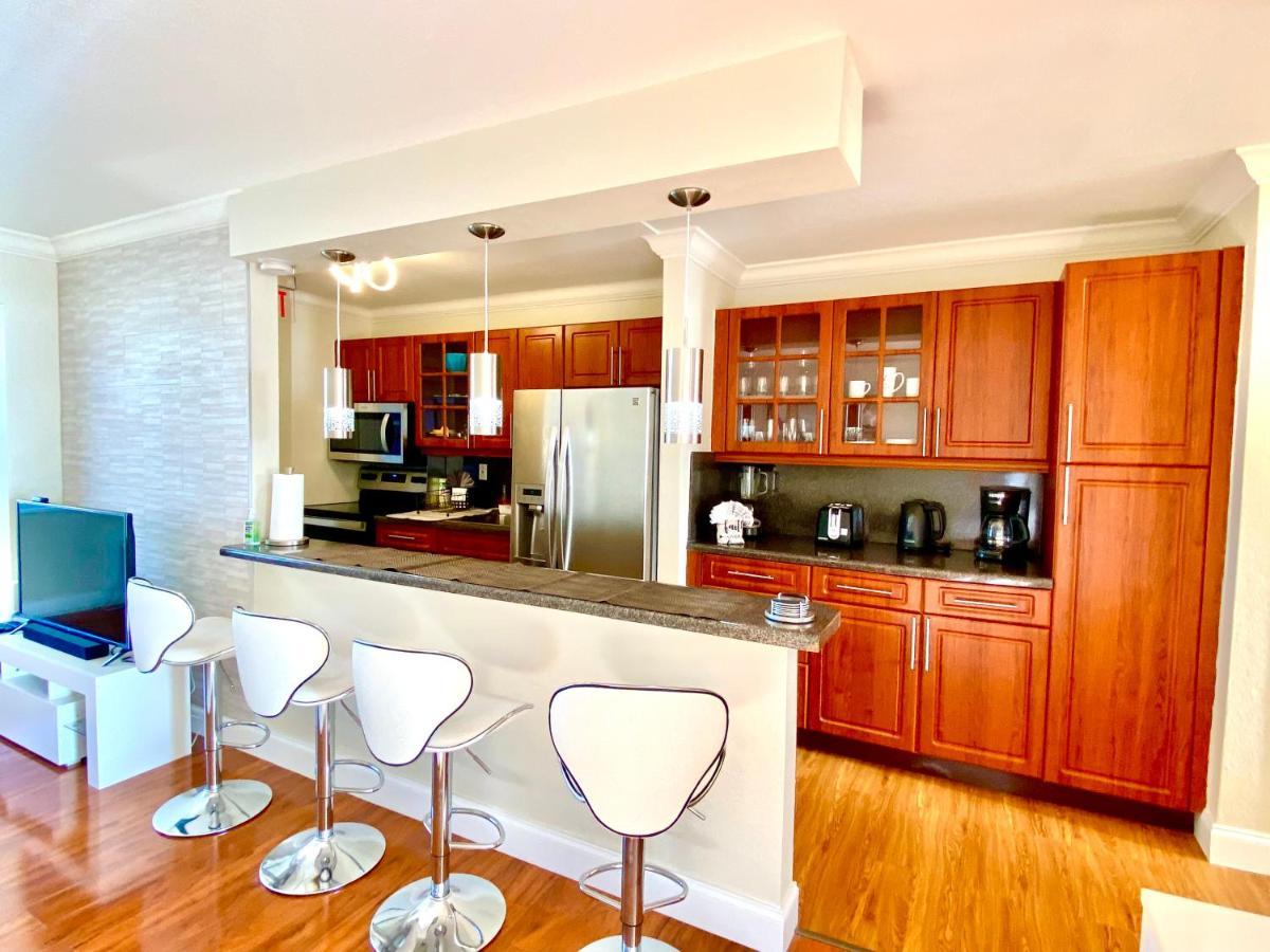 Deluxe Waterfront One Bedroom With Miami Skyline View, Free Parking 5 Mins Drive To Miami Miami Beach