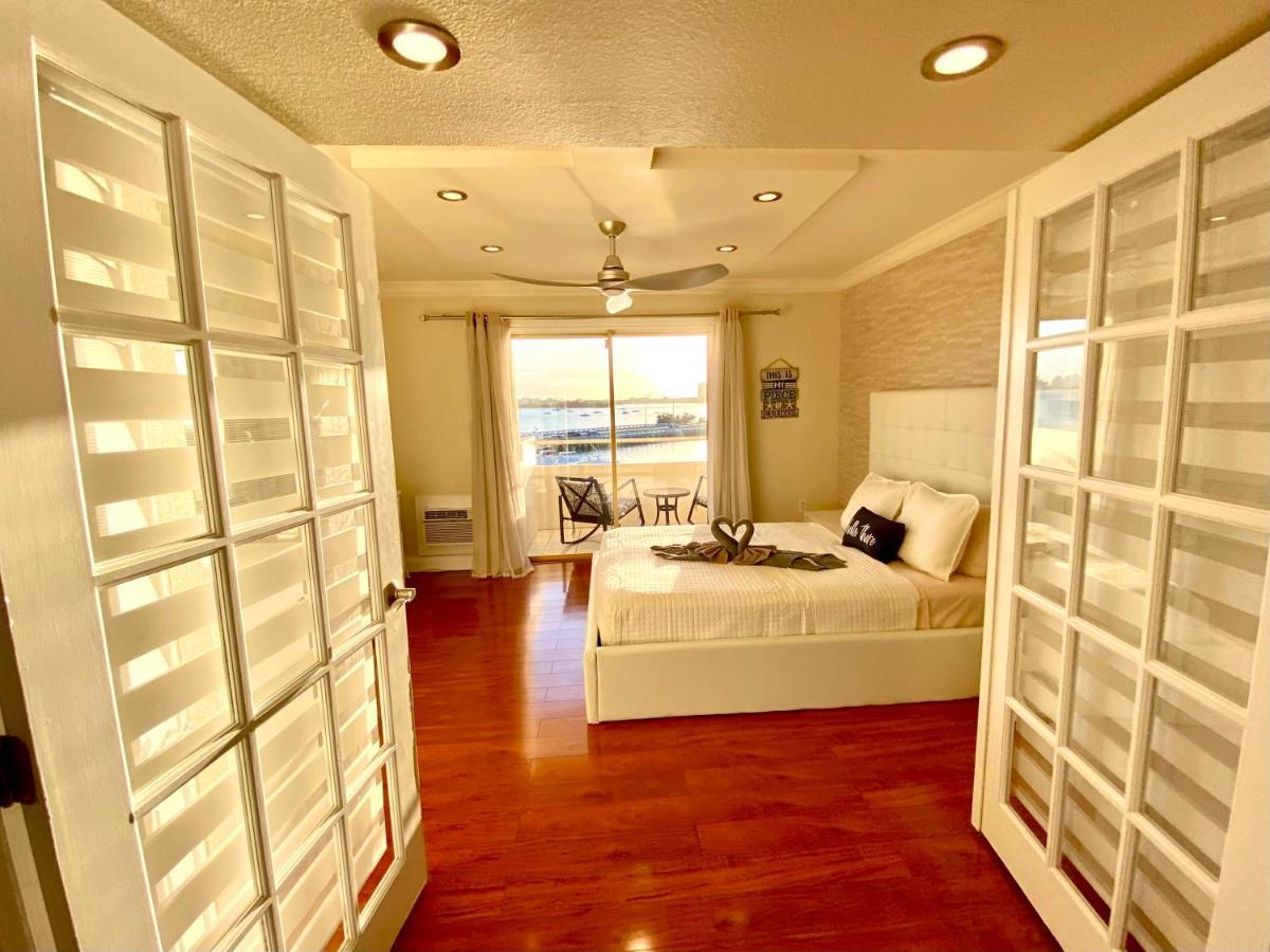 Apartment Deluxe Waterfront One Bedroom With Miami Skyline View, Free Parking 5 Mins Drive To Miami *