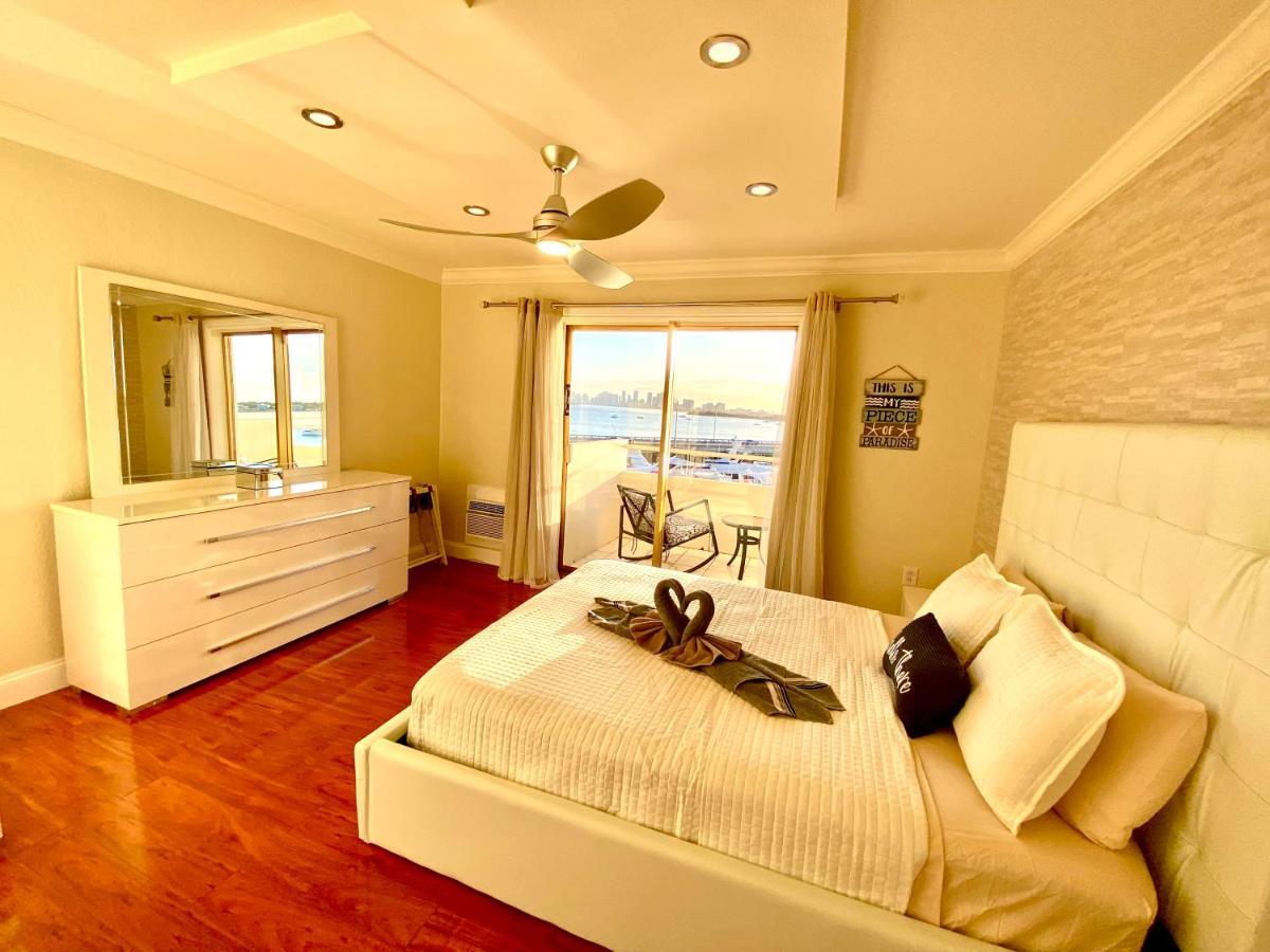 Deluxe Waterfront One Bedroom With Miami Skyline View, Free Parking 5 Mins Drive To Miami Apartment *