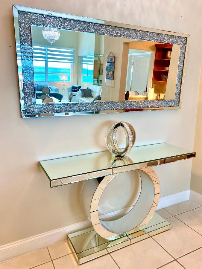 Apartment Large Luxurious Direct Ocean Front Penthouse Or Deluxe One Bedroom Ocean Front Condo-free Parking *