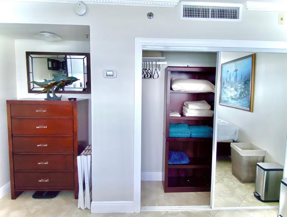 Large Luxurious Direct Ocean Front Penthouse Or Deluxe One Bedroom Ocean Front Condo-free Parking Apartment
