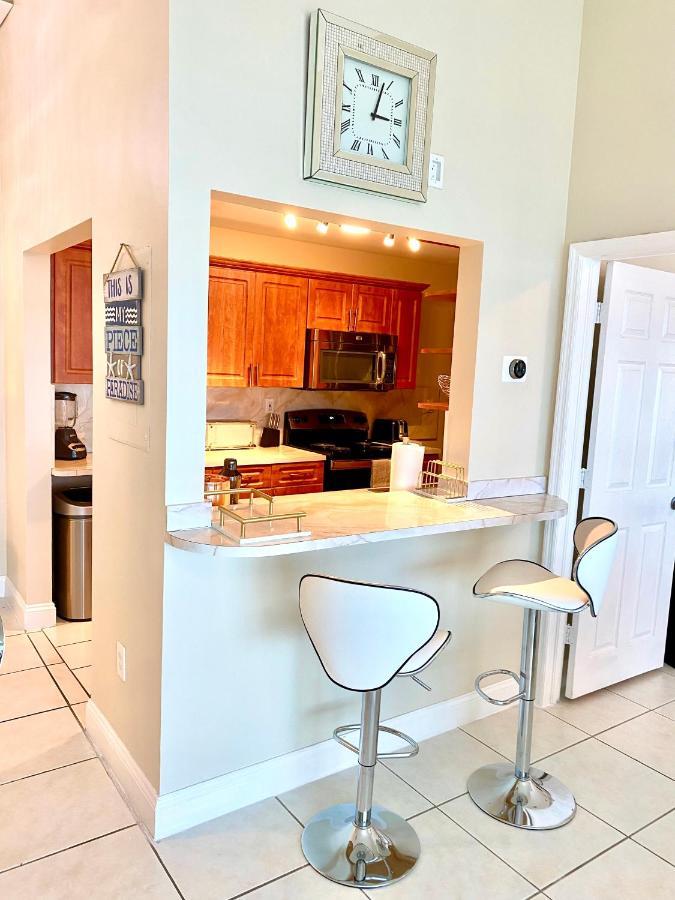 Large Luxurious Direct Ocean Front Penthouse Or Deluxe One Bedroom Ocean Front Condo-free Parking