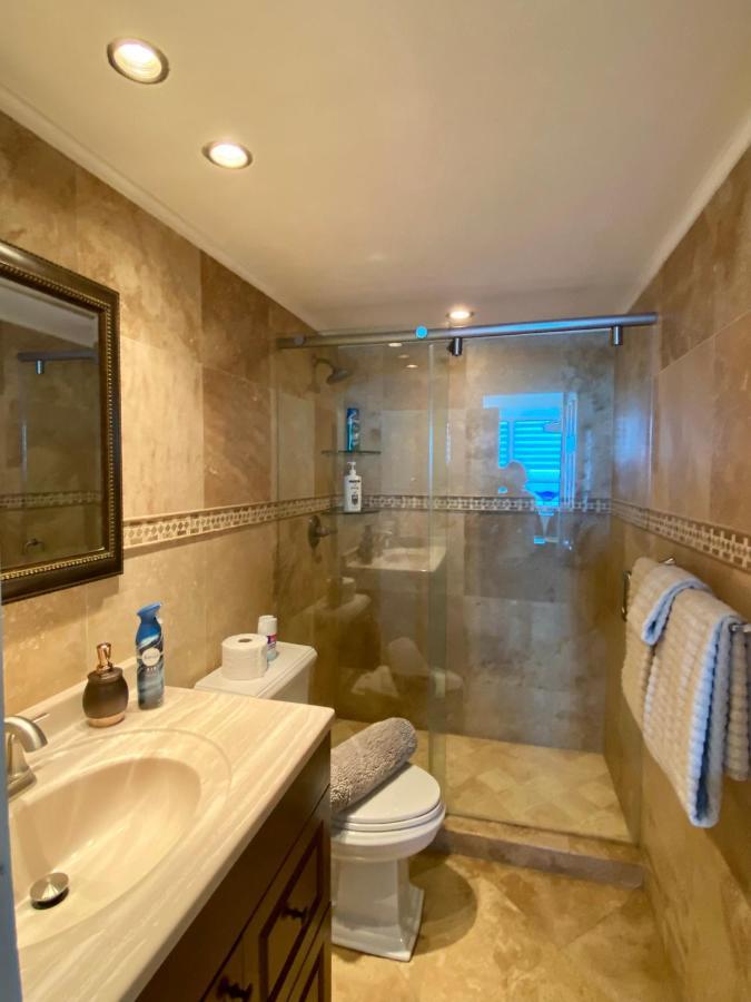 Apartment Large Luxurious Direct Ocean Front Penthouse Or Deluxe One Bedroom Ocean Front Condo-free Parking