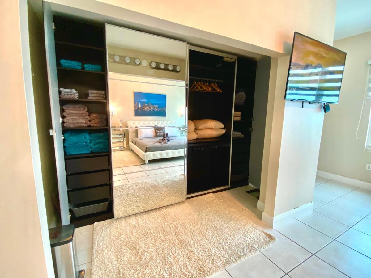Apartment Large Luxurious Direct Ocean Front Penthouse Or Deluxe One Bedroom Ocean Front Condo-free Parking *