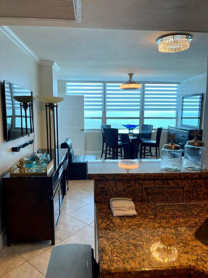 Large Luxurious Direct Ocean Front Penthouse Or Deluxe One Bedroom Ocean Front Condo-free Parking *