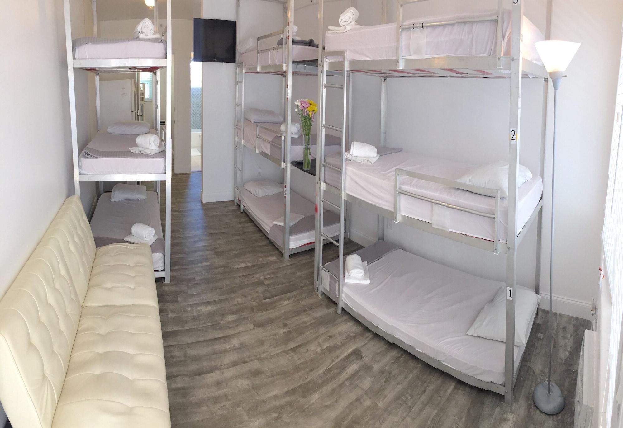 Bikini Hostel, Cafe&beer Garden * Miami Beach