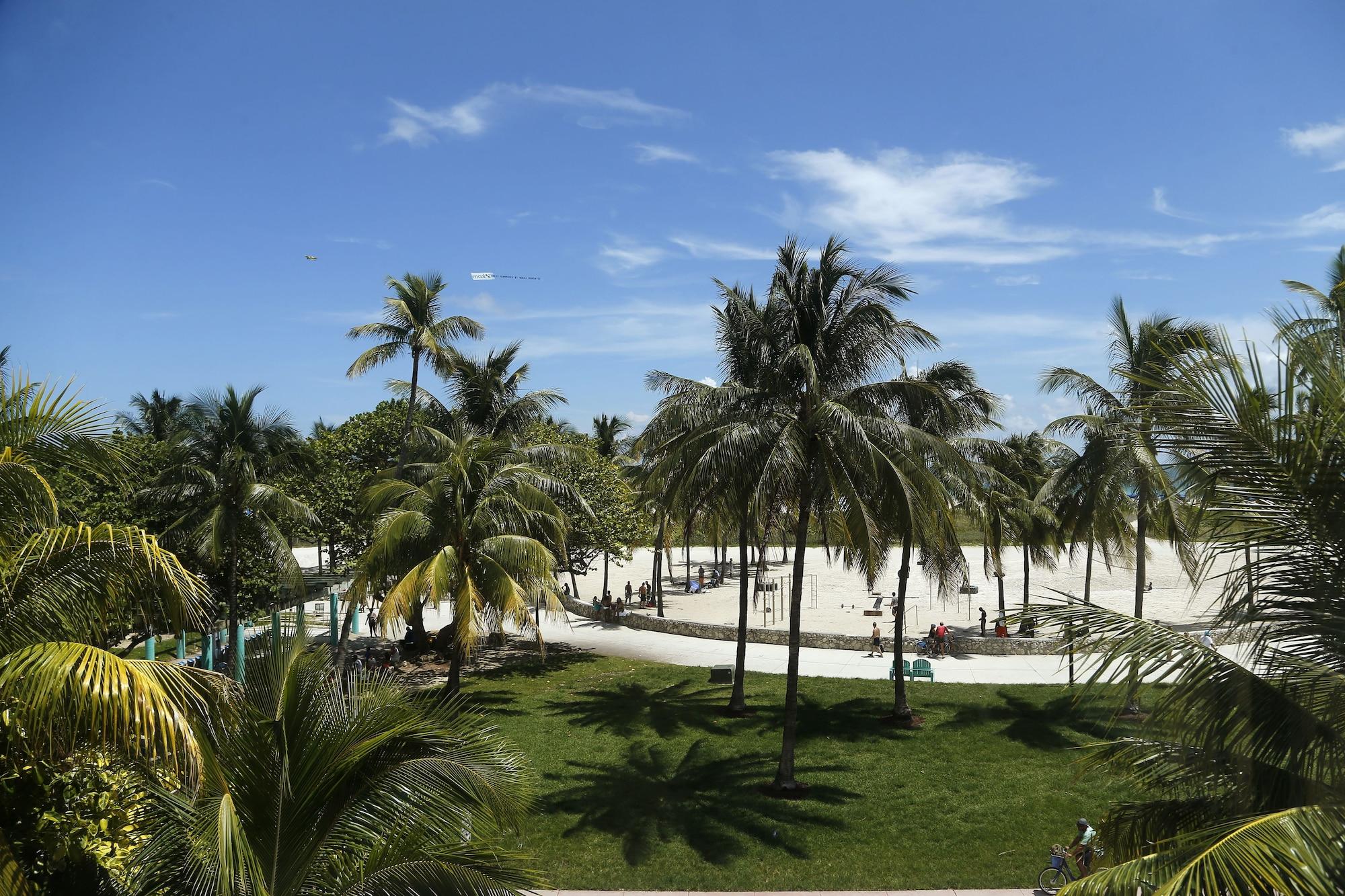 Hotel Waldorf Towers South Beach Miami Beach
