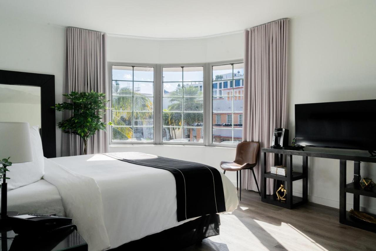 Essex House 4*