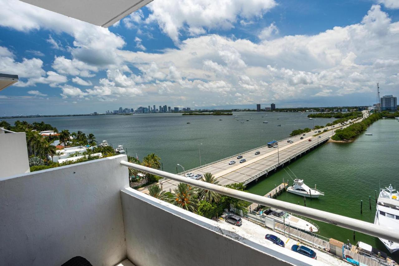 Top Floor Breathtaking View Of Miami Skyline, Pool And Free Parking *