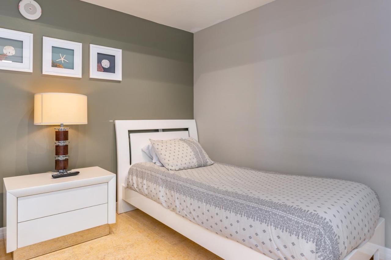 16699 Collins Ave Unit 2906 In La Perla Apartment