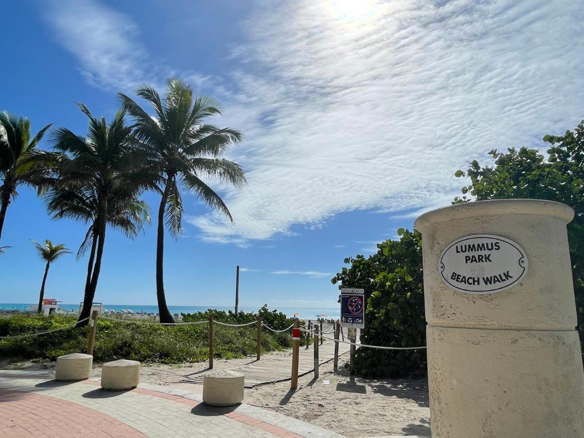 Beachfront In Carlyle On Ocean Drive Apartment Miami Beach