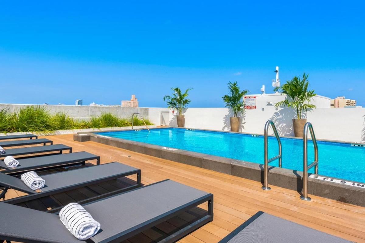 Upsun & Social Club Hotel