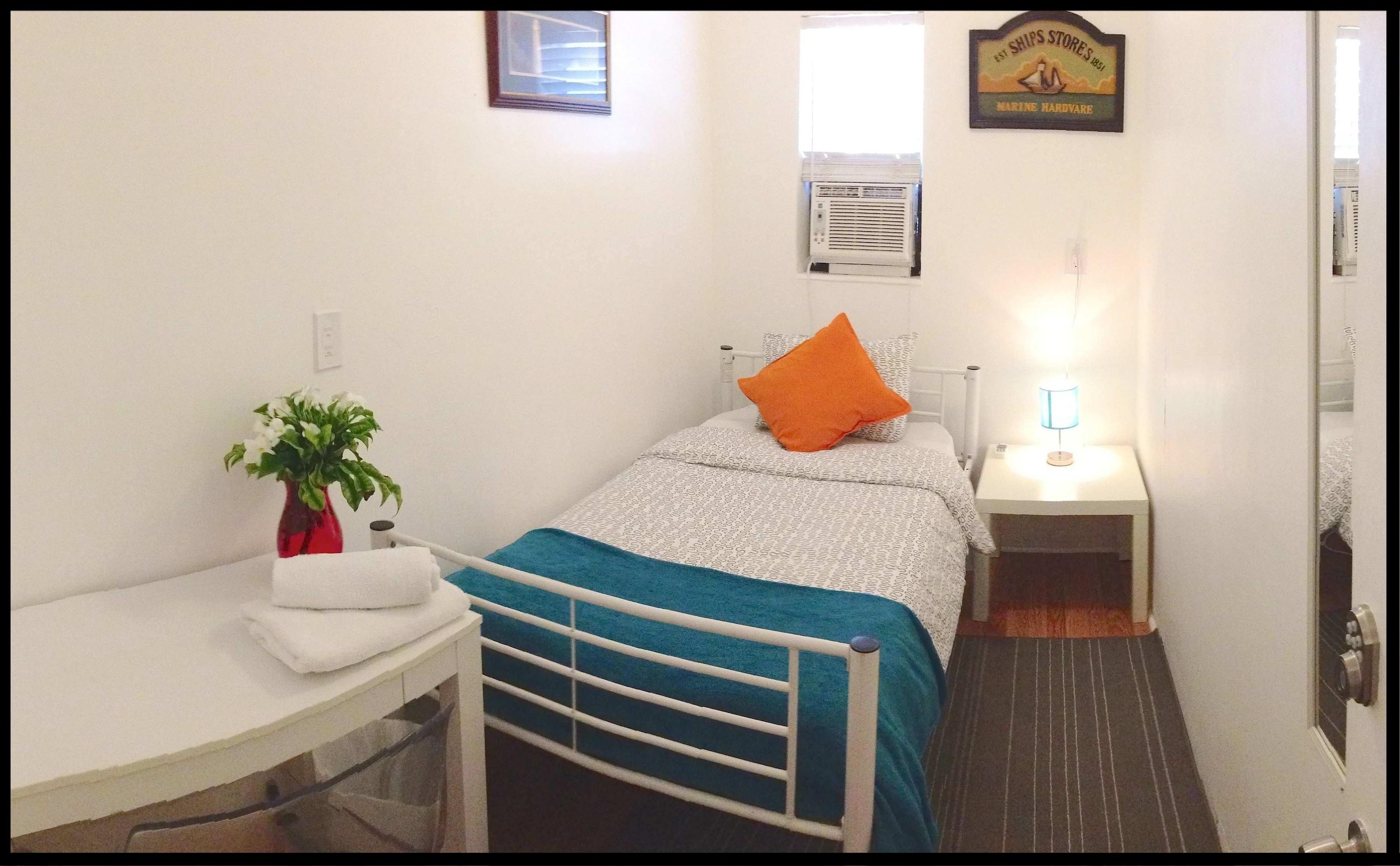 Bikini Hostel, Cafe&beer Garden * Miami Beach