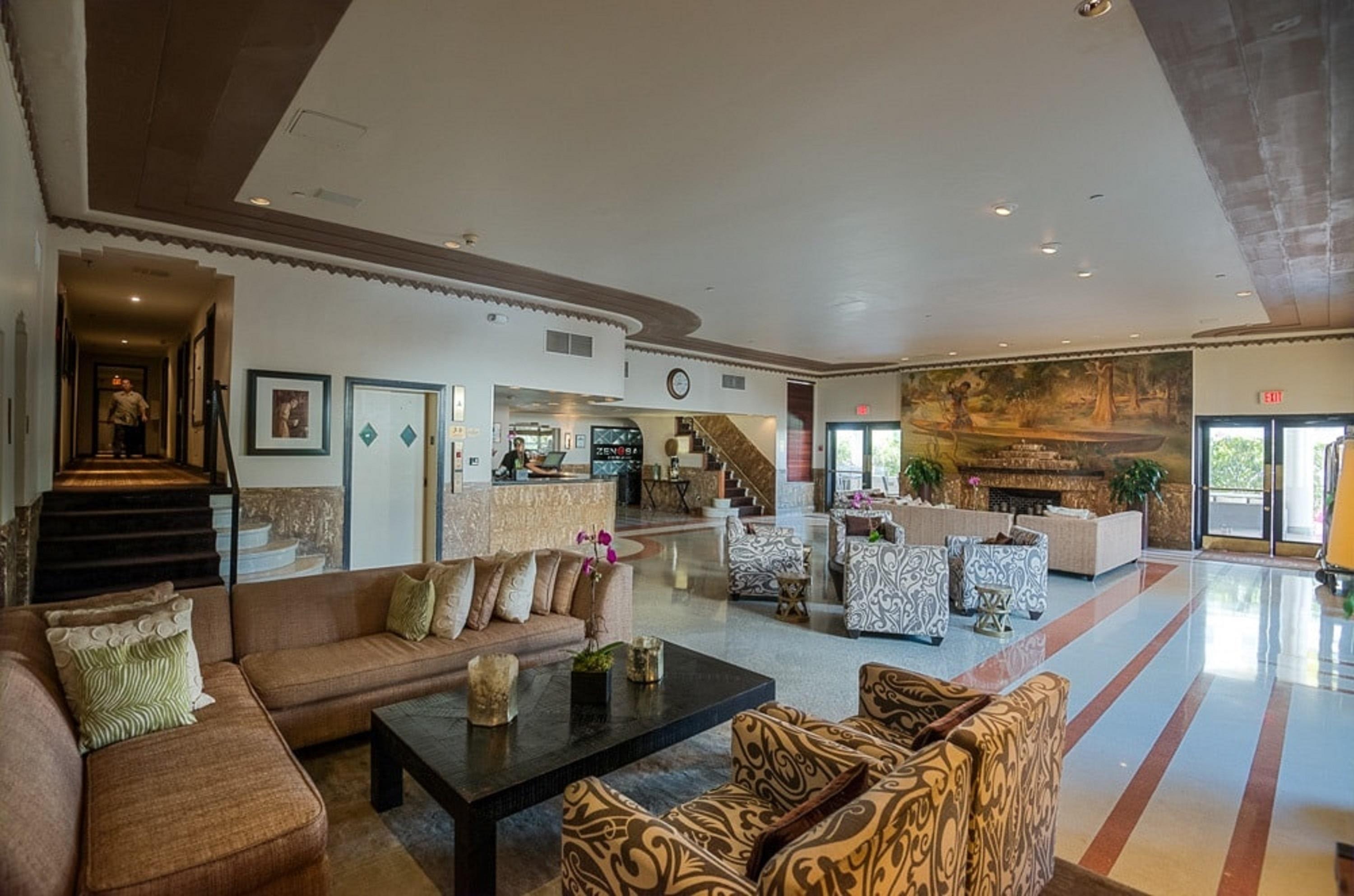 Essex House Miami Beach