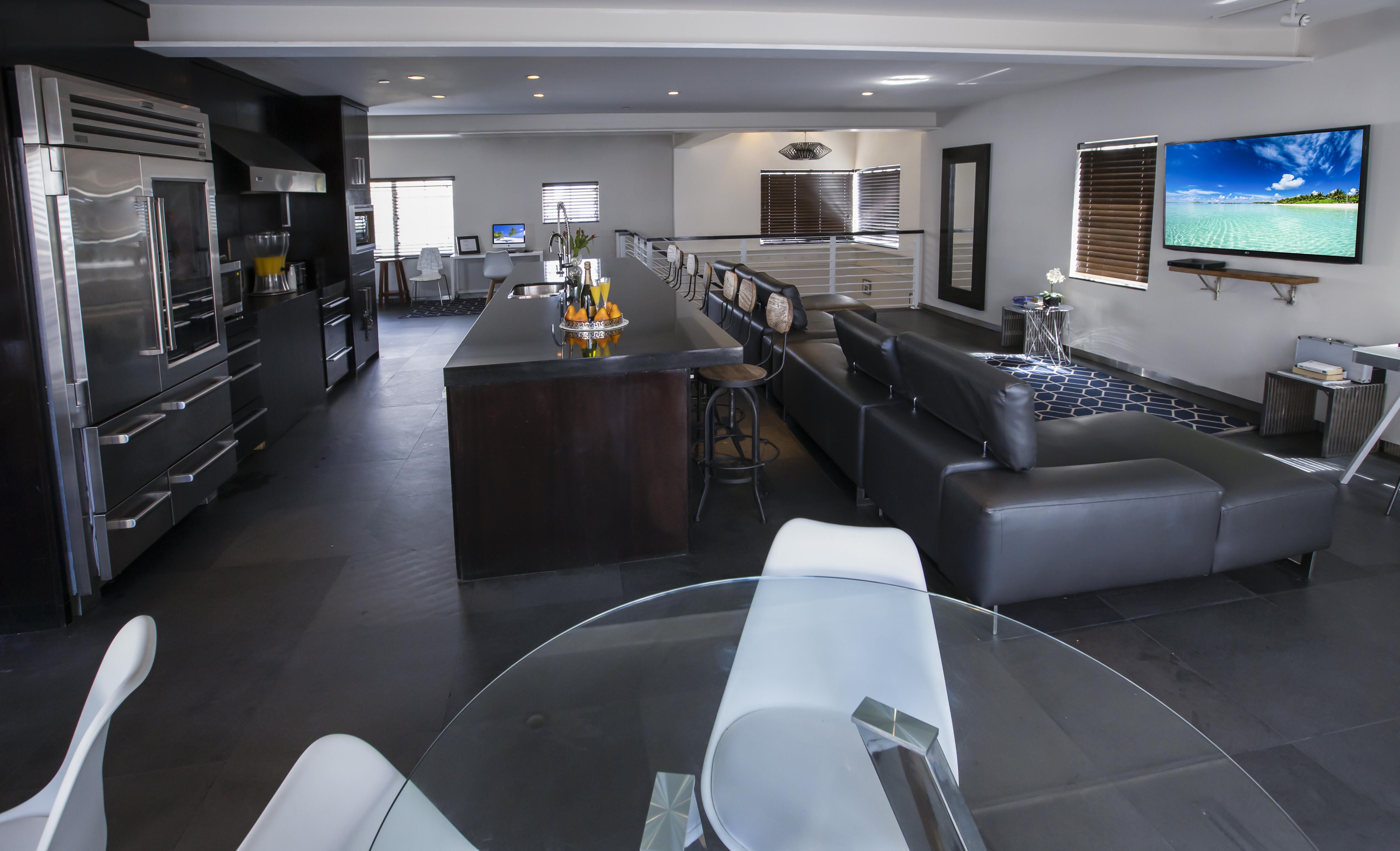 Posh South Hostel *