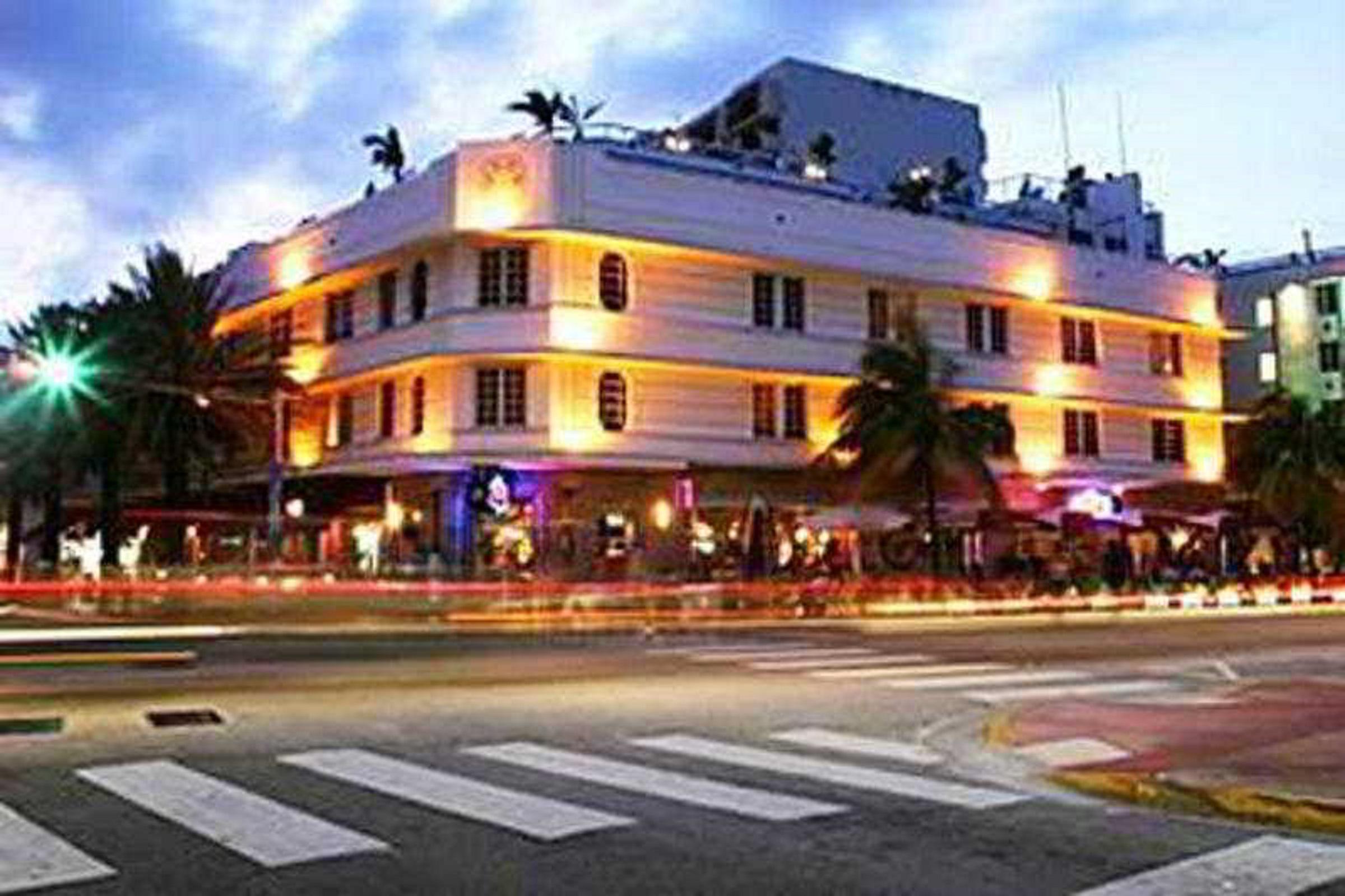 Bentley South Beach 4*