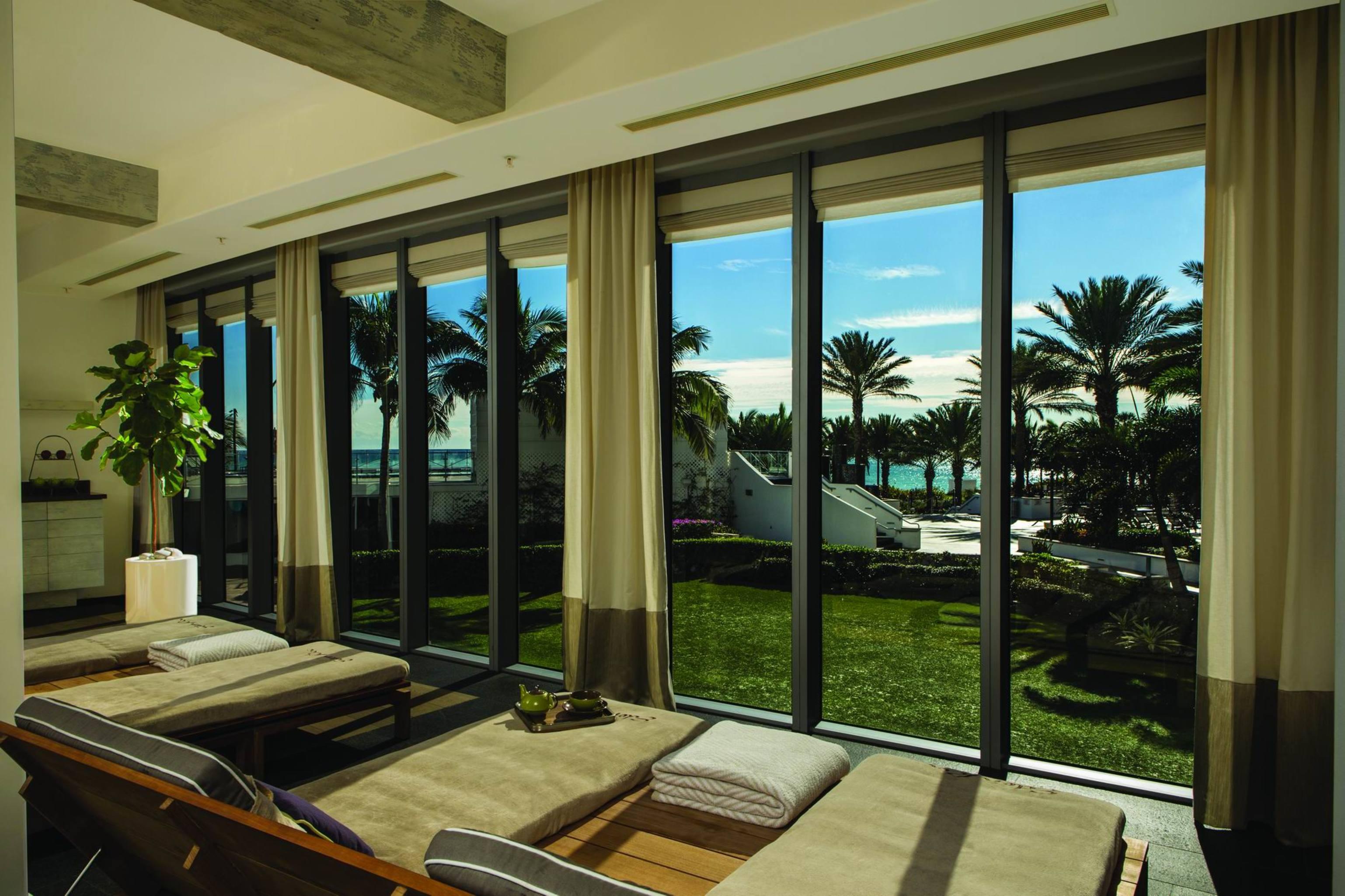 Eden Roc Resort 4*
