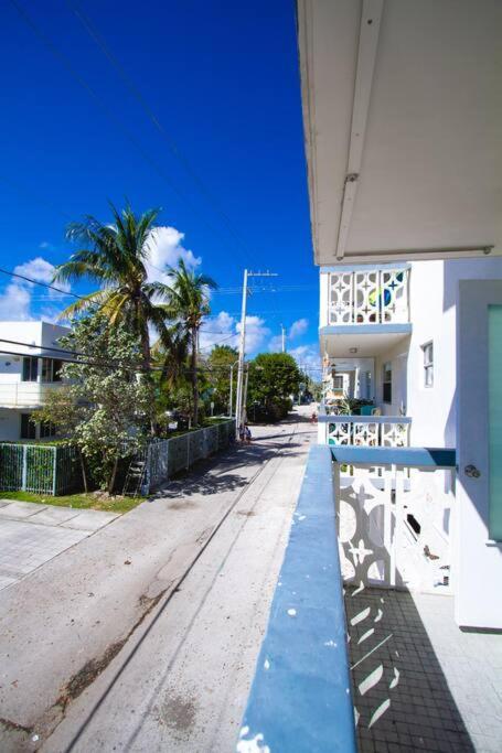 Apartment Queen 1bd+balcony 5 Min From Ocean Dr Free Parking *
