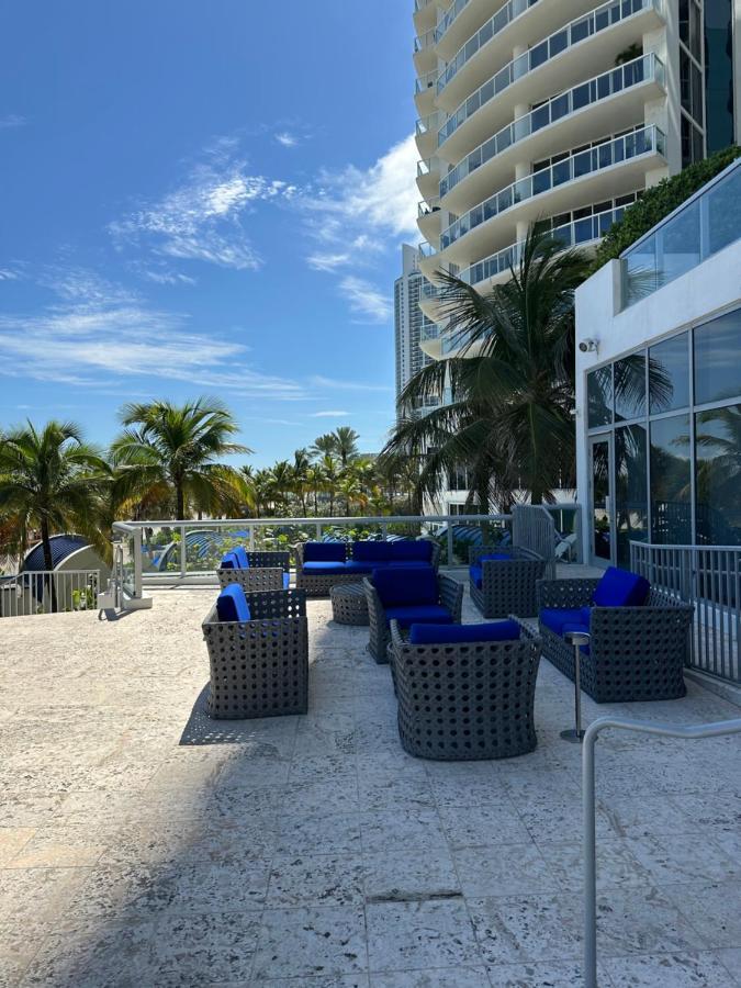 Miami Beach, Condominium/sunny Island