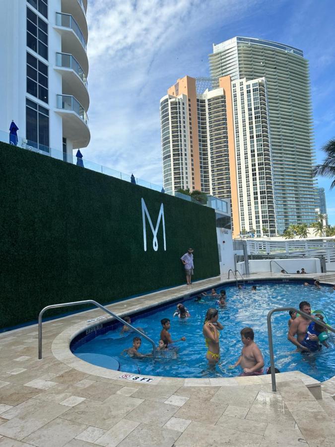 Miami Beach, Condominium/sunny Island