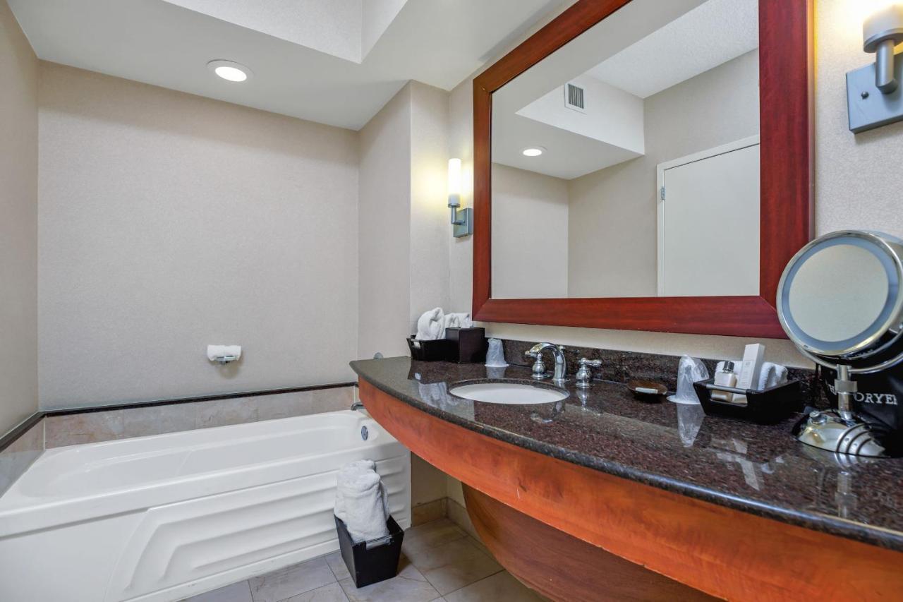 Luxury With Ocean Front View Apartment