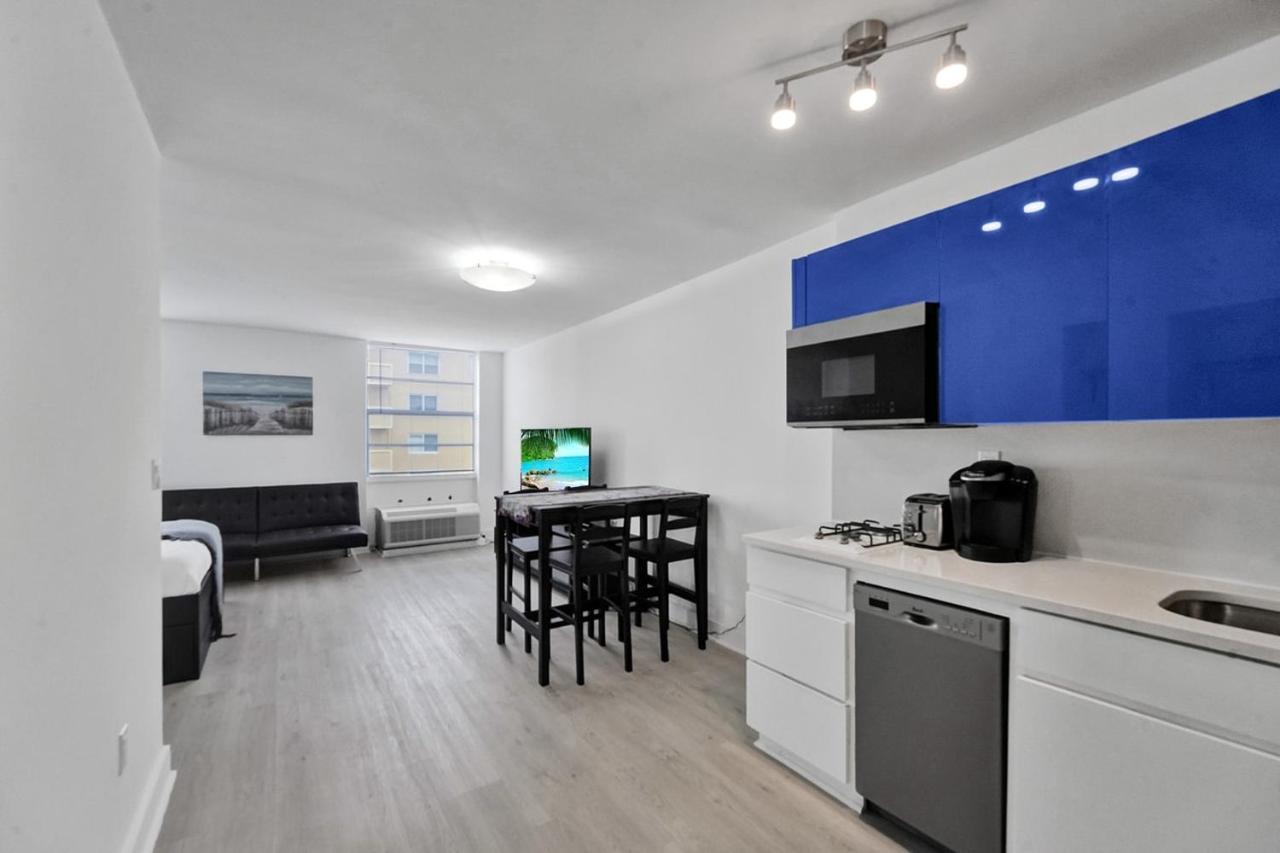 Apartment Nightlife South Beach Holiday Retreat Art
