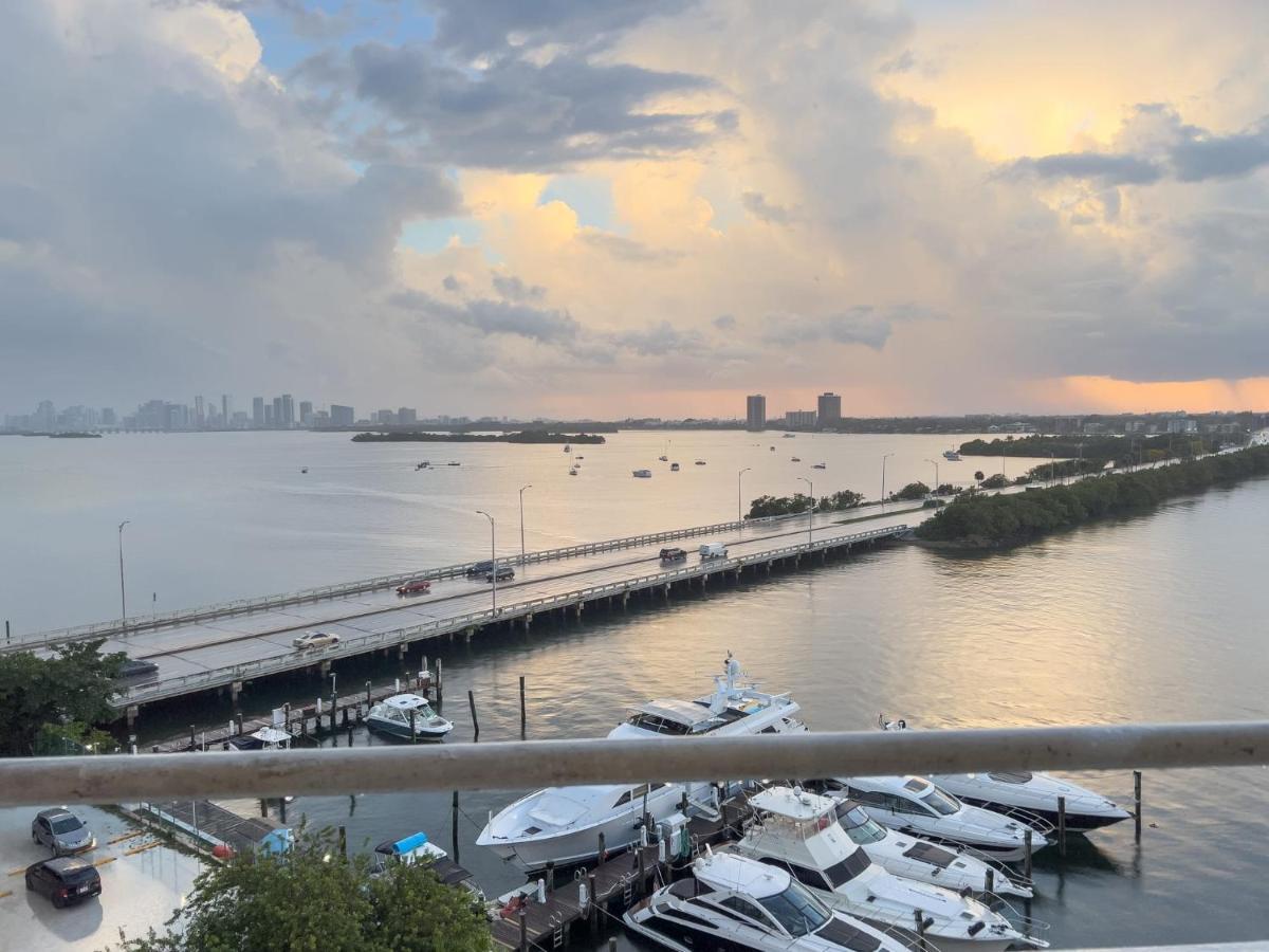 Bella Vista - Water Views Pool And Parking Apartment *