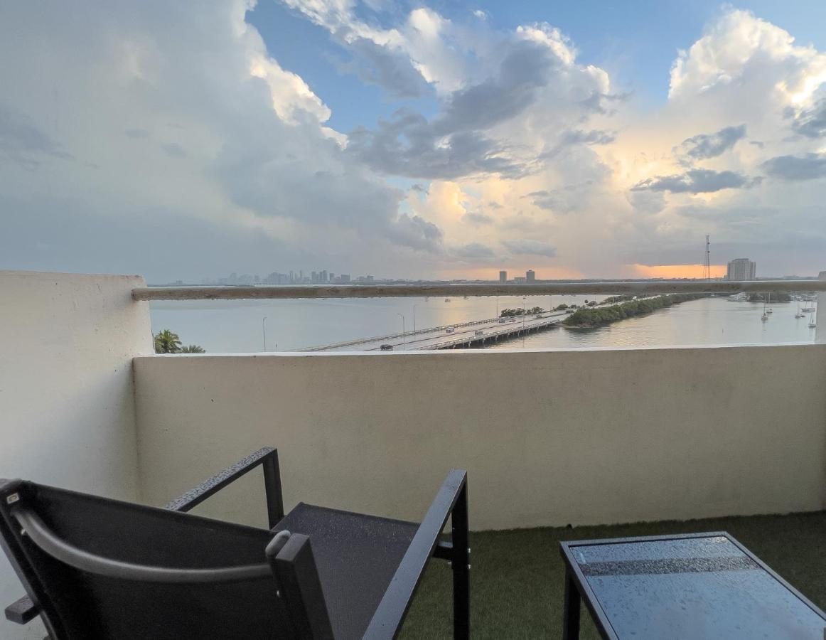 Apartment Bella Vista - Water Views Pool And Parking