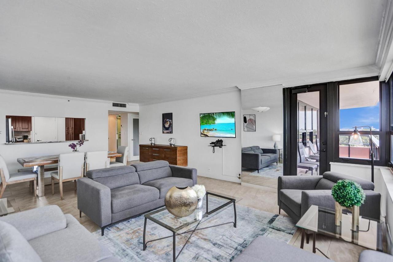8 Floor Miami With Service * Miami Beach
