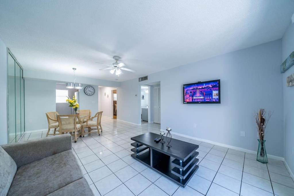 Apartment Sunny Isles Vacation Condo.