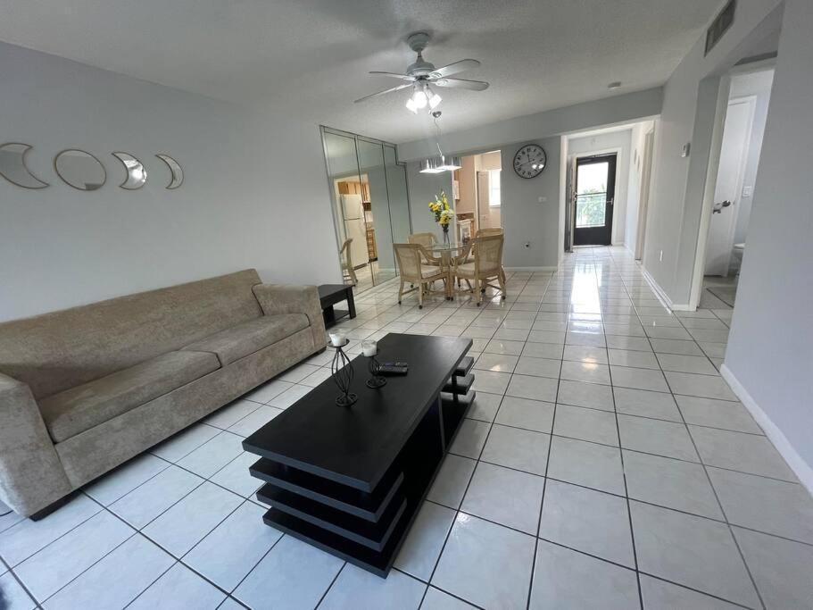Sunny Isles Vacation Condo. * Miami Beach