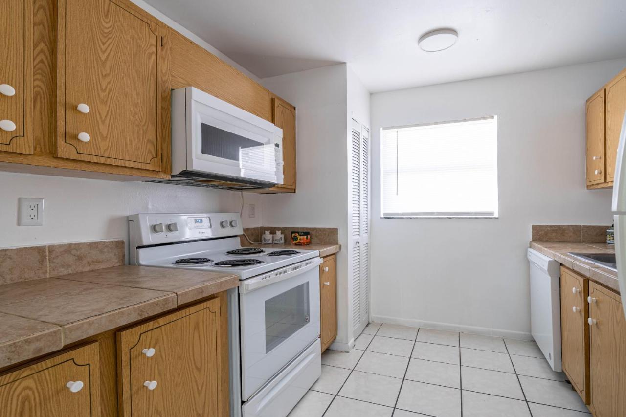 Sunny Isles Vacation Condo. Apartment Miami Beach