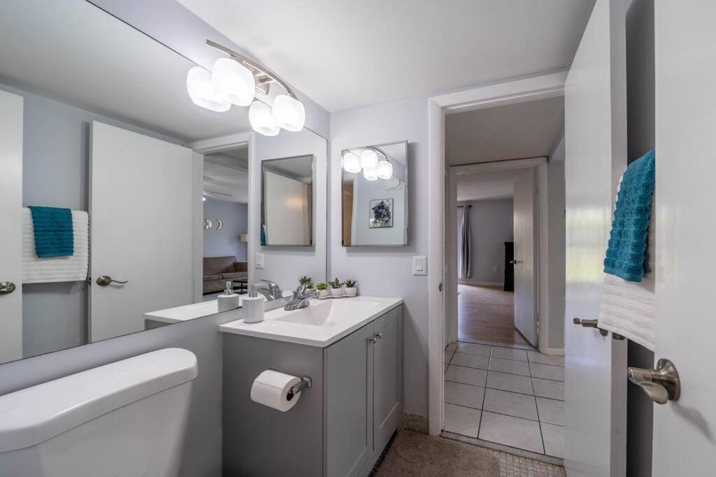 Sunny Isles Vacation Condo. Apartment *