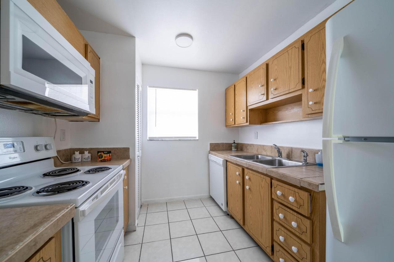Sunny Isles Vacation Condo. Apartment Miami Beach