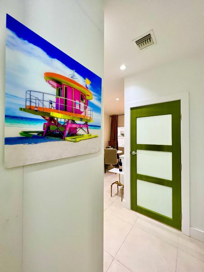 Aparthotel Sobe Monarch-walk To The - Ocean Drive Good Time And Angler Across The Street