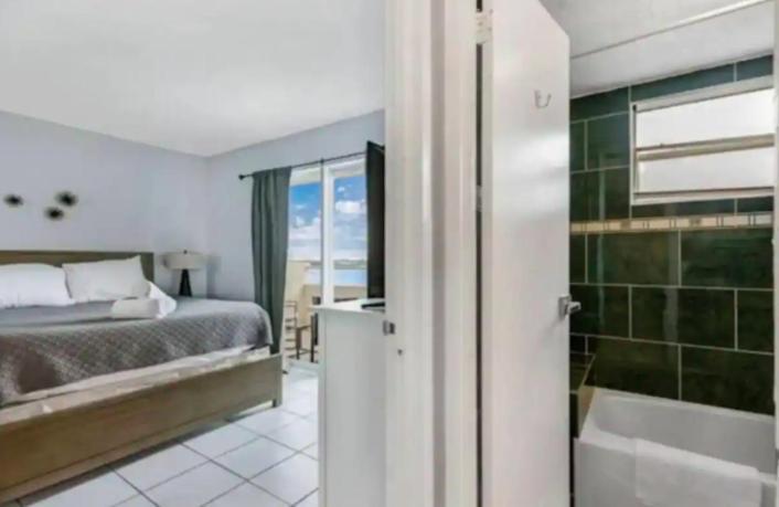 Miami's Bayfront One-bedroom Apartment