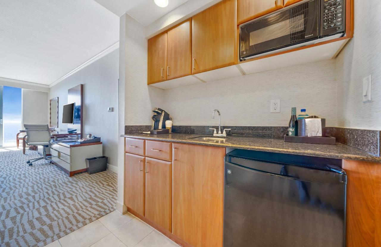 Luxury With Ocean Front View Apartment *