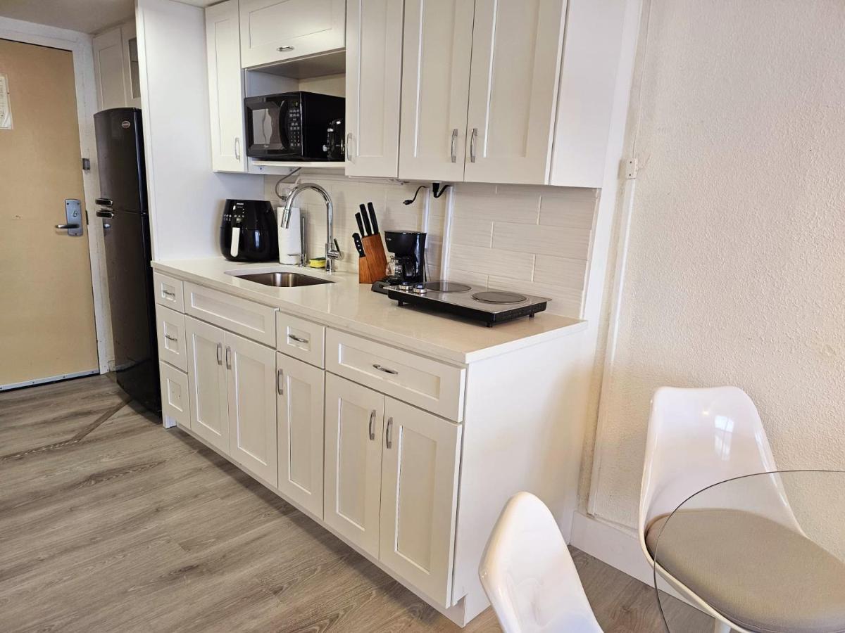Oceanfront With Balcony Sunny Isles - Spectacular! * Miami Beach