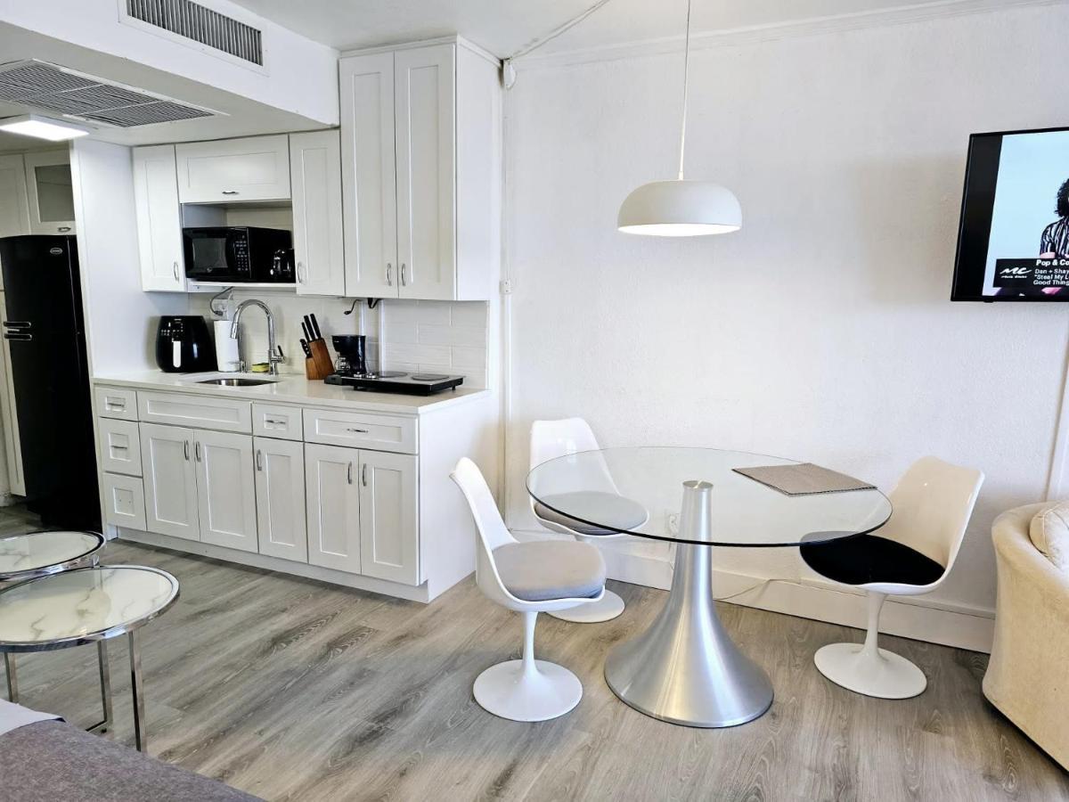 Apartment Oceanfront With Balcony Sunny Isles - Spectacular! *
