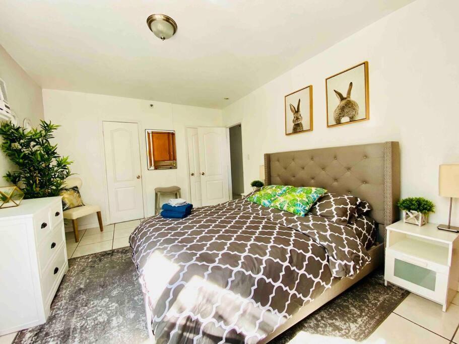 Apartment Just 1 Block From The Beach! *