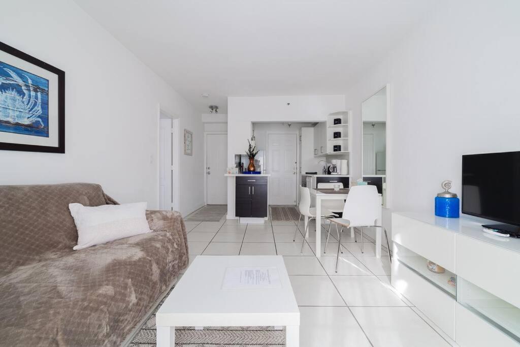 Vibes Apartment Miami Beach